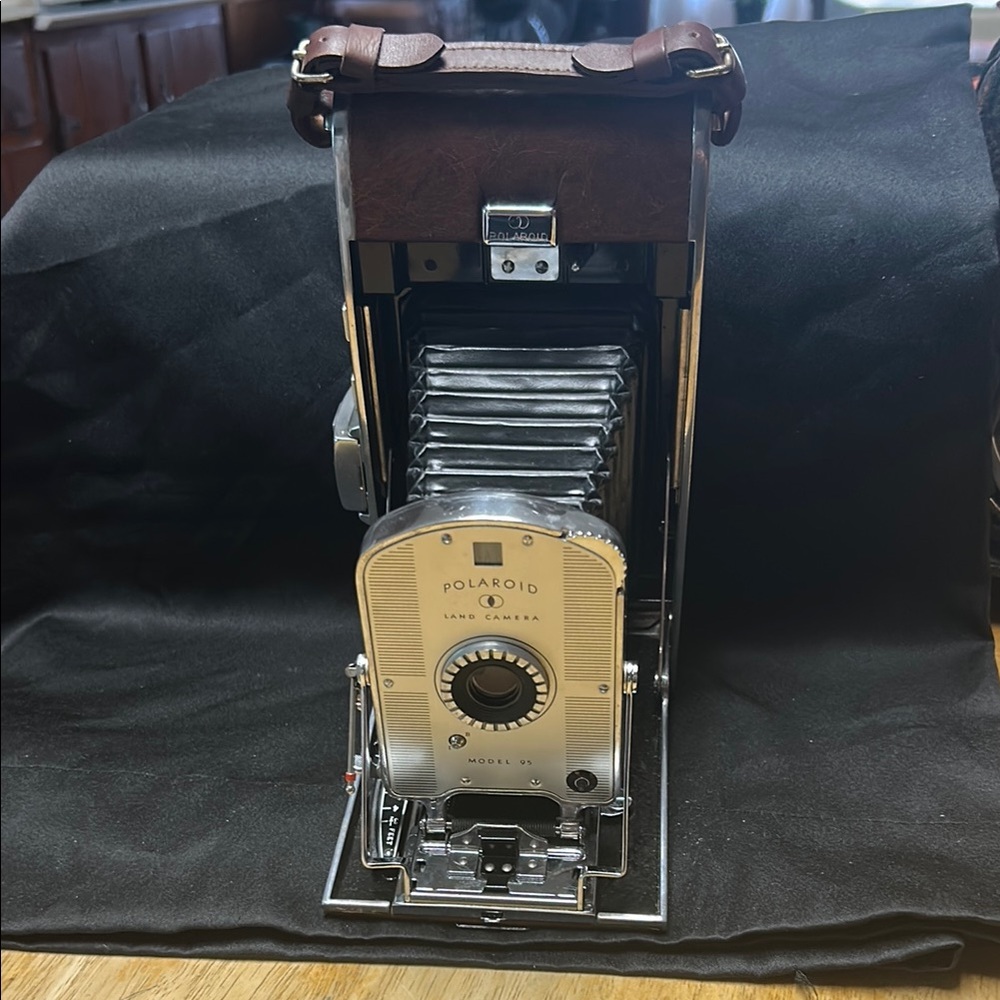 Antique Polaroid Model 95 Land Camera
